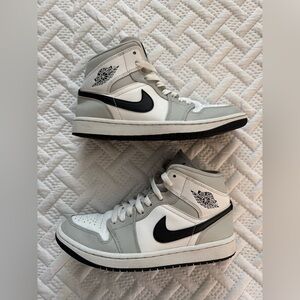 Air Jordan 1 Mid Grey Fog Black White Leather (BQ6472-015) Youth Size 7.5